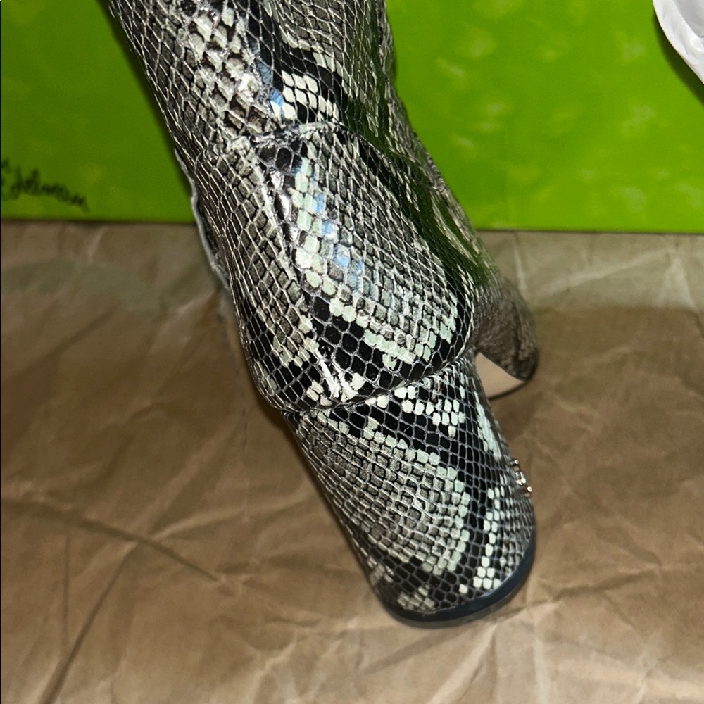 Sam Edelman - Picture 15 of 16